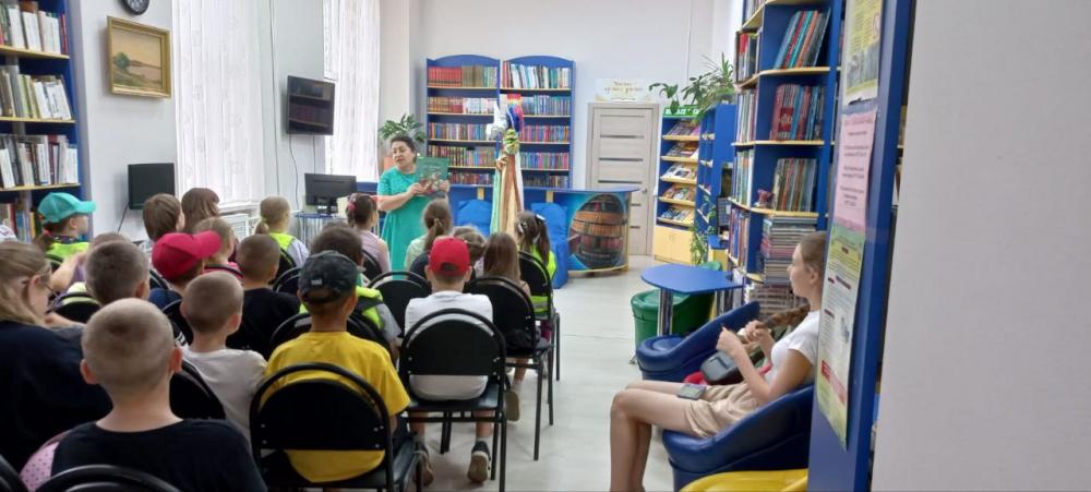 У Лукоморья!
У Лукоморья!
