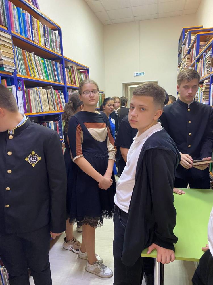 Путешествие по книжным полкам
Путешествие по книжным полкам