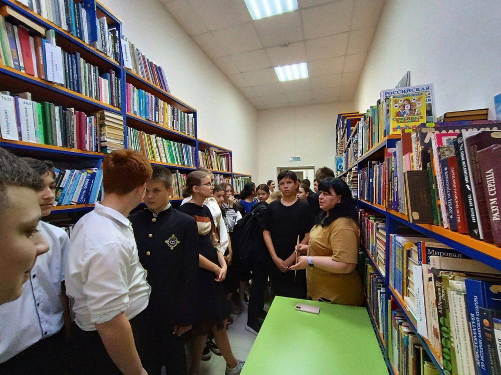 Путешествие по книжным полкам
Путешествие по книжным полкам