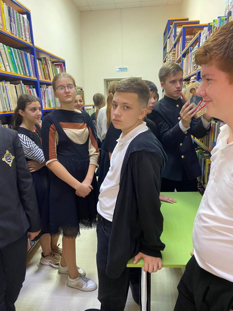 Путешествие по книжным полкам
Путешествие по книжным полкам