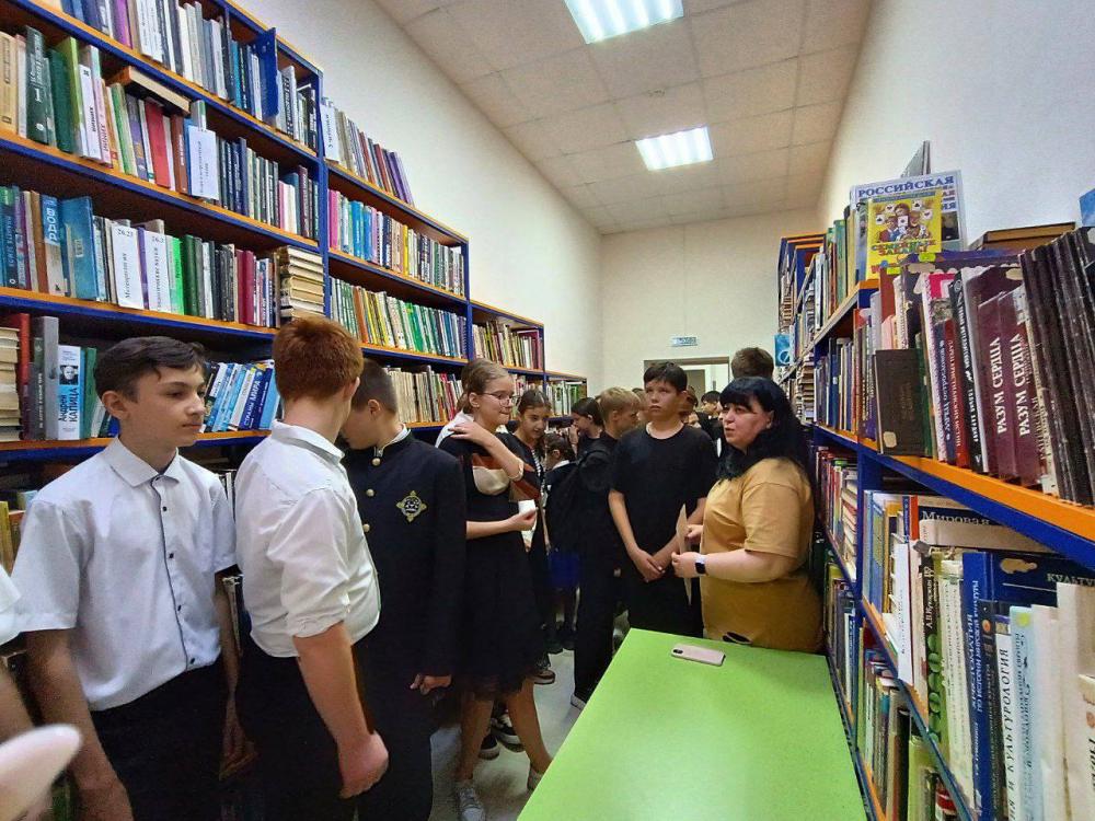 Путешествие по книжным полкам
Путешествие по книжным полкам