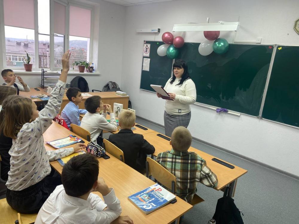 Говорите мамам нежные слова
Говорите мамам нежные слова
