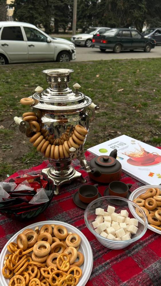 Мы за чаем не скучаем
Мы за чаем не скучаем