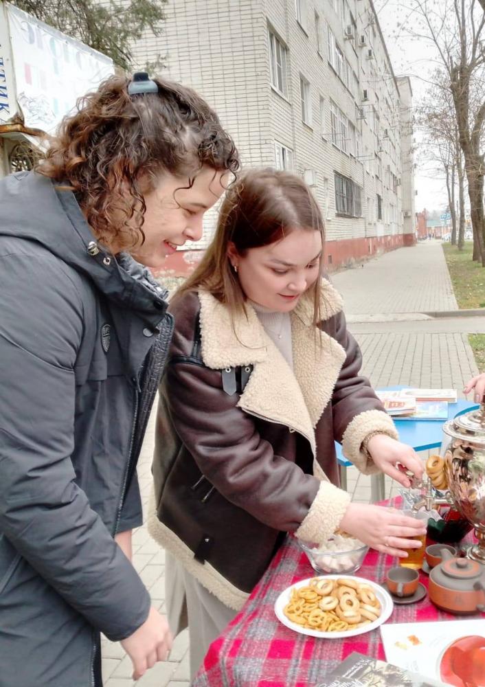 Мы за чаем не скучаем
Мы за чаем не скучаем