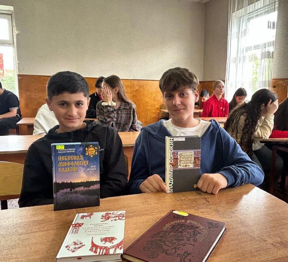 Язык моих предков угаснуть не должен
Язык моих предков угаснуть не должен