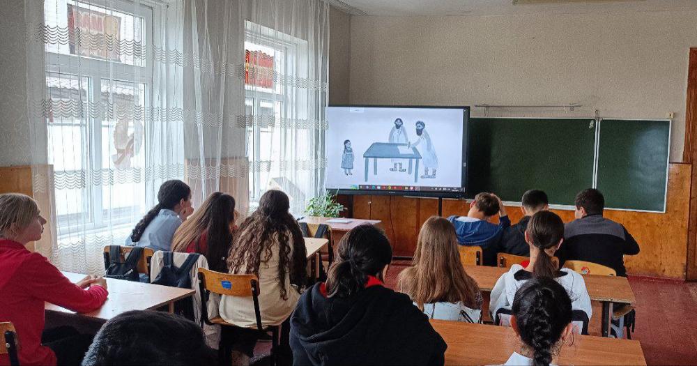 Язык моих предков угаснуть не должен
Язык моих предков угаснуть не должен