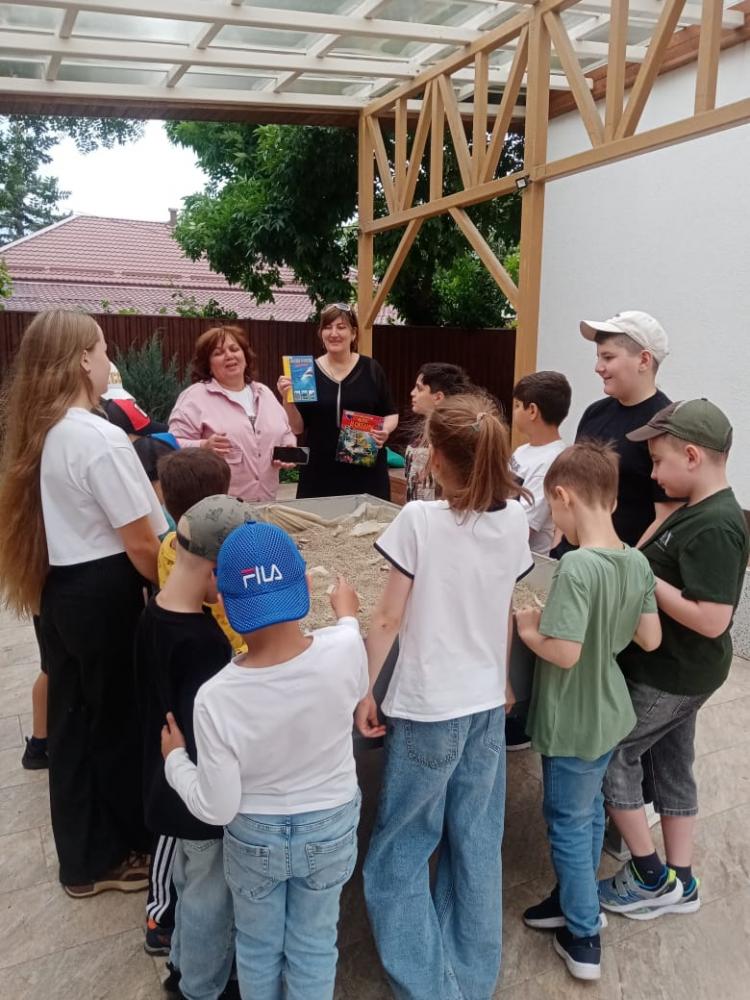 Знатоки подводного мира
Знатоки подводного мира