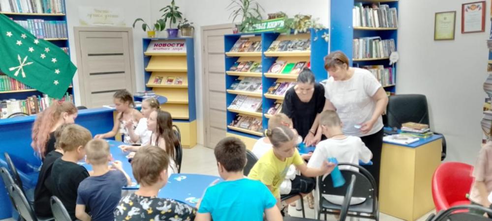 Символы России и Адыгеи
