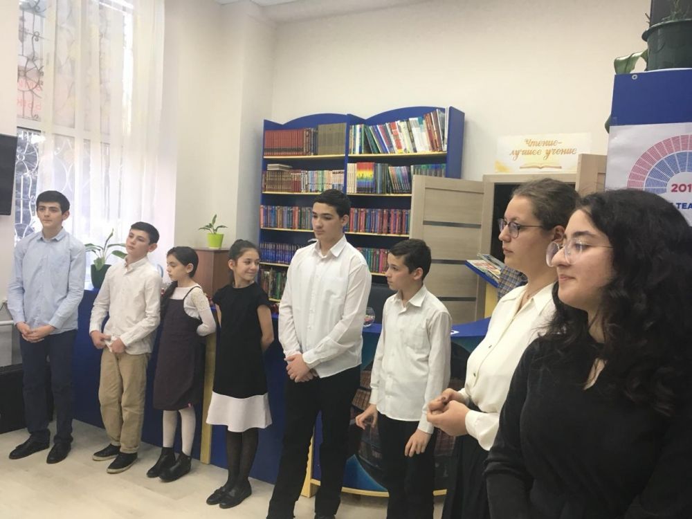 Встреча с народной артисткой М.Ш. Биданоко и театр.студией "Щыгъыжъый" Встреча с народной артисткой М.Ш. Биданоко и театр.студией "Щыгъыжъый"