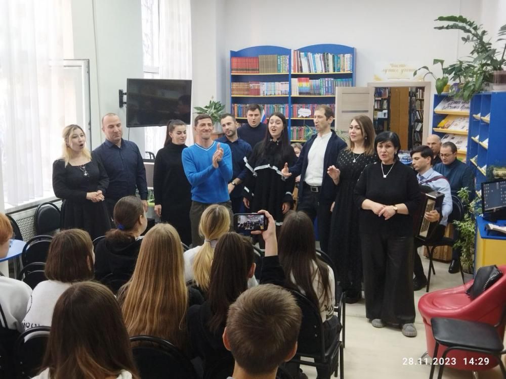 Встреча с участниками Государственного ансамбля народной песни и танца "Исламей"
Встреча с участниками Государственного ансамбля народной песни и танца "Исламей"