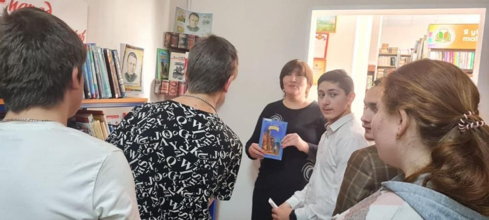 Гайдар и его команда
Гайдар и его команда