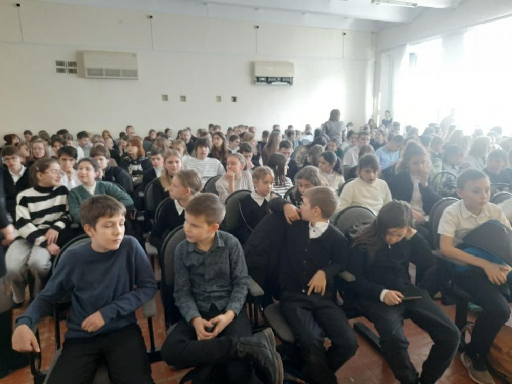 Ко дню полного освобождения Ленинграда
Ко дню полного освобождения Ленинграда
