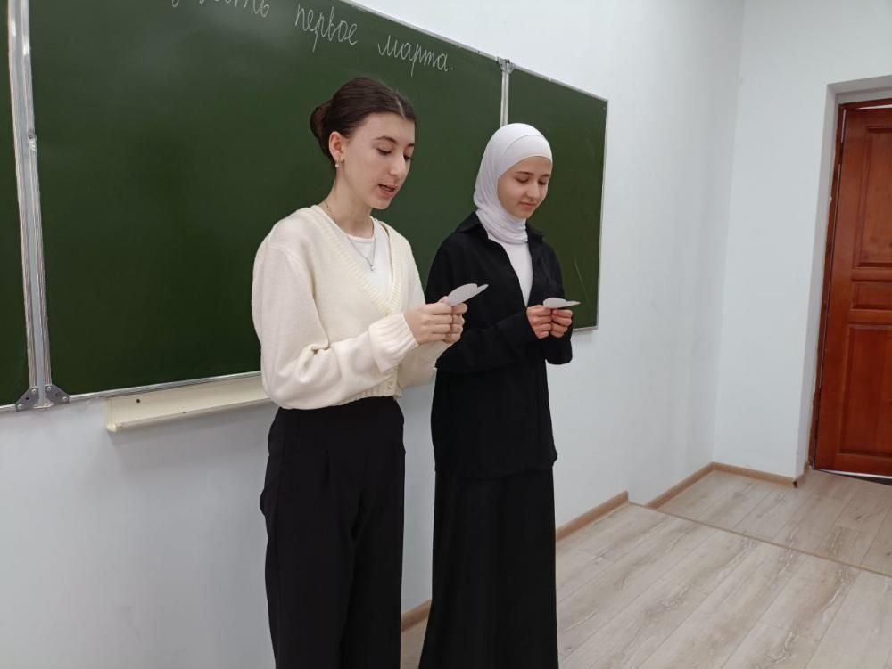 Тебе я посвящаю строки
Тебе я посвящаю строки