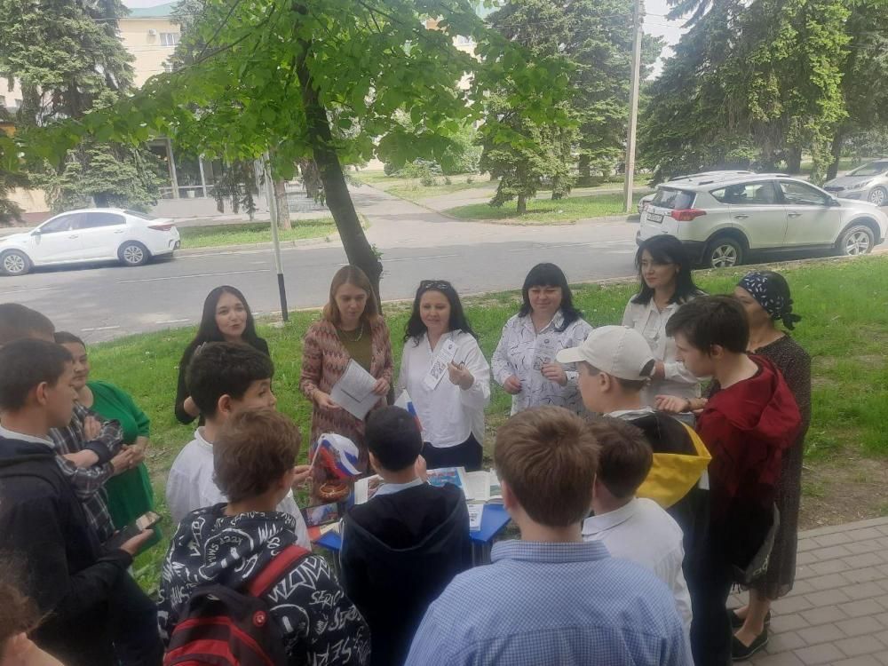 Мир, труд, май
Мир, труд, май