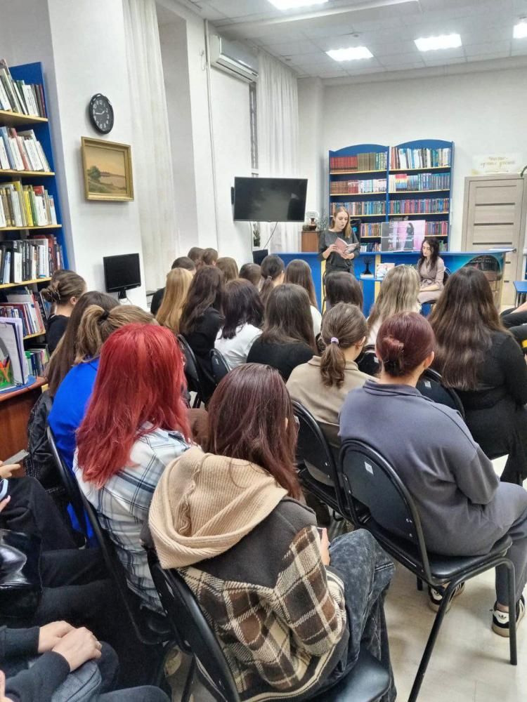 И пусть поэзия польётся из сердца
И пусть поэзия польётся из сердца