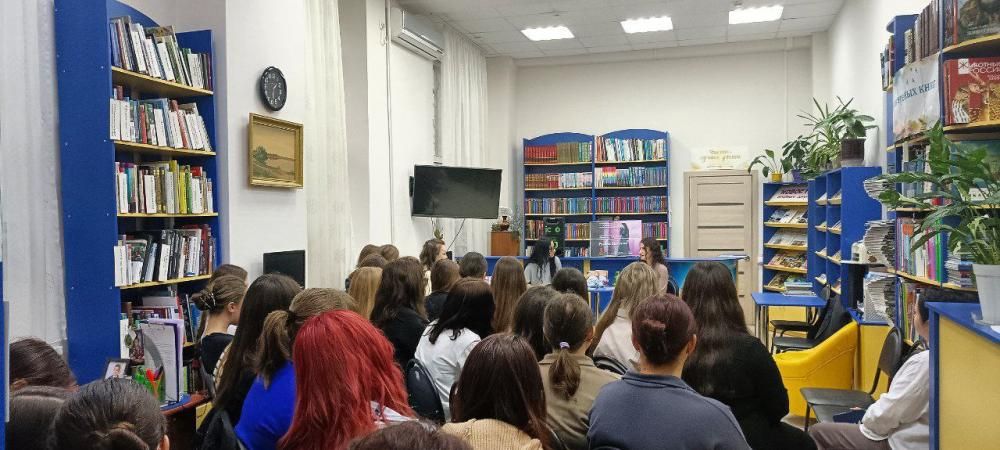 И пусть поэзия польётся из сердца
И пусть поэзия польётся из сердца