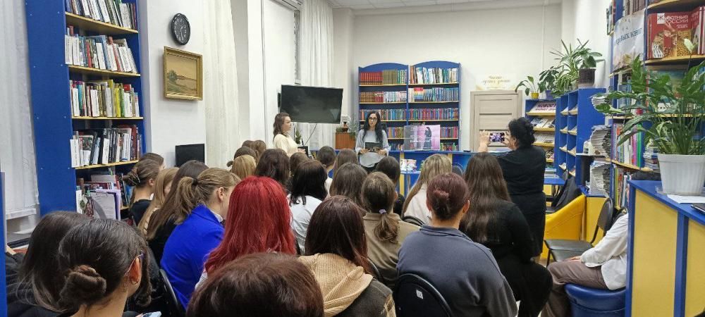 И пусть поэзия польётся из сердца
И пусть поэзия польётся из сердца