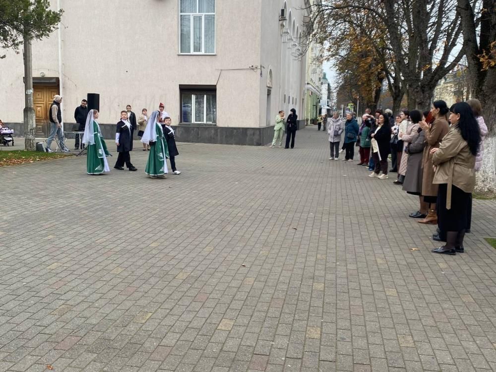 Поезд творчества
Поезд творчества