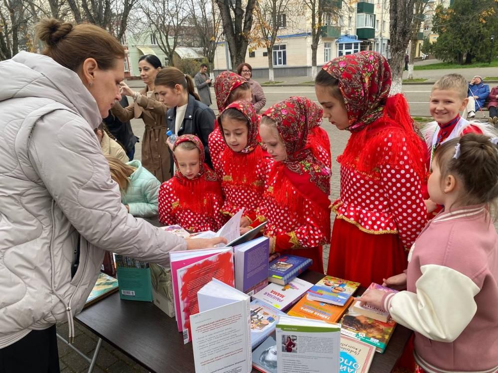 Лучше всех на свете мама
Лучше всех на свете мама