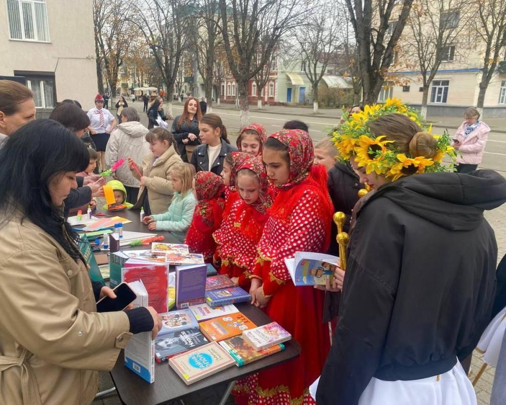 Лучше всех на свете мама
Лучше всех на свете мама