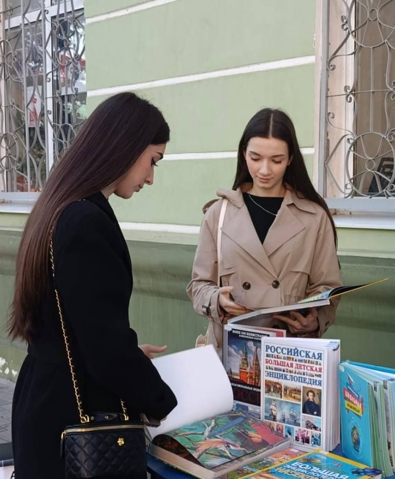 Наши помощники - словари и энциклопедии
Наши помощники - словари и энциклопедии