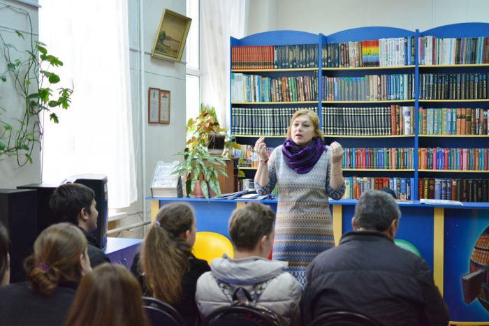 Экскурсия "Знакомство с юношеской библиотекой" Экскурсия "Знакомство с юношеской библиотекой"